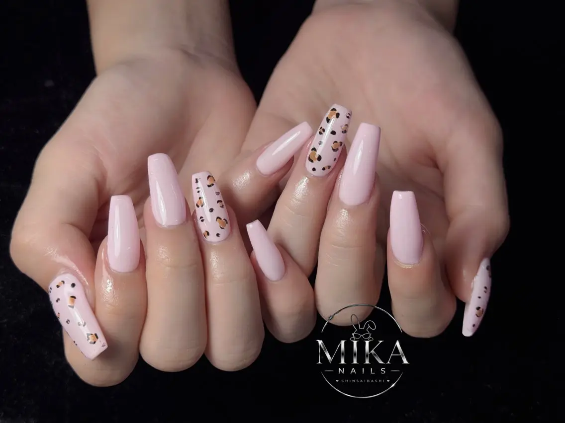 ネイル ガーリー キラキラネイル 韓国ネイル ロングネイル シンプルネイル ハンドネイル 🦊Genie🦊 Mika Nailsのネイルデザイン
