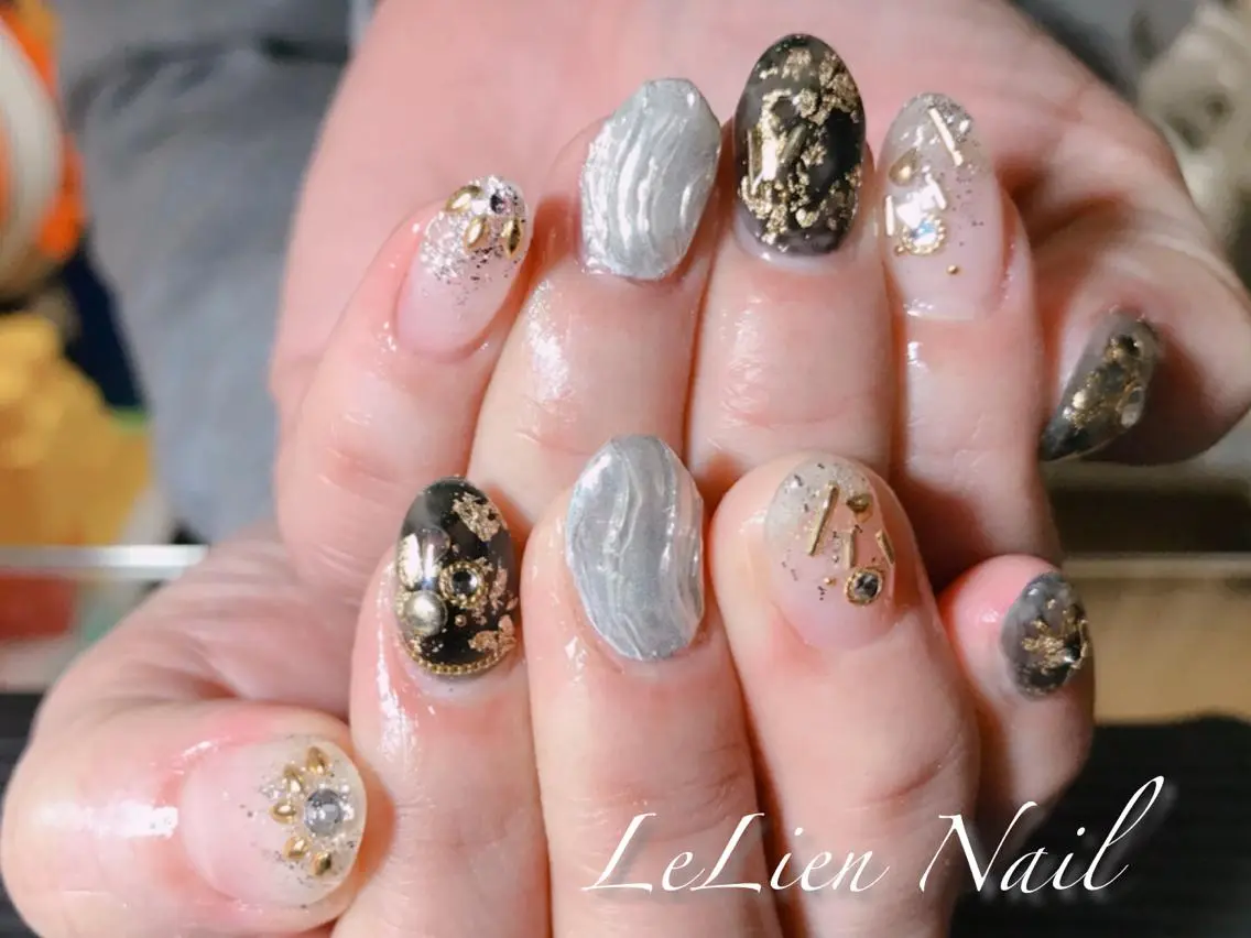ネイル ミラーネイル ニュアンスネイル モチの良さ◉ フィルインネイル♡のネイルデザイン