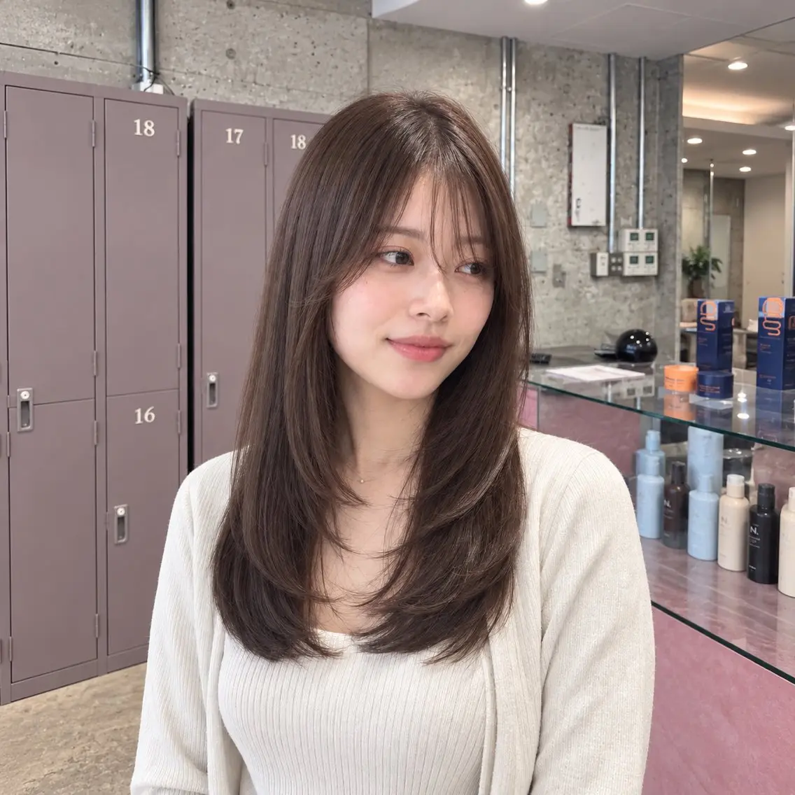 セミロング カラー ブラウンカラー 透明感カラー レイヤーカット カット ヘアカラー トリートメント 岡本康平/ダブル カラー/レイヤーのヘアスタイル
