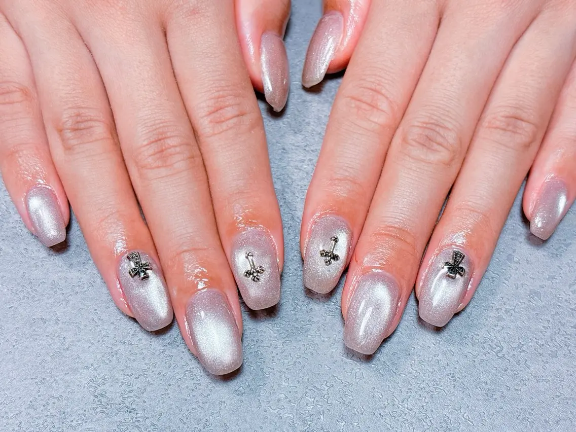 ネイル 桜ネイル フラワーネイル マグネットネイル ニュアンスネイル 春ネイル ハンドネイル ハンドケア 💫ゆか_ Nailartistのネイルデザイン