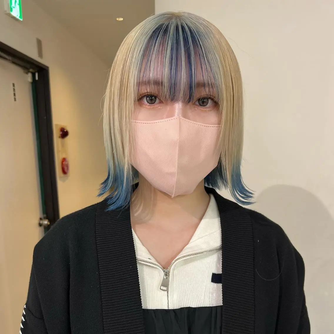 ショート カラー デザインカラー ヘアカラー トリートメント RAIMA ケアハイトーンのヘアスタイル