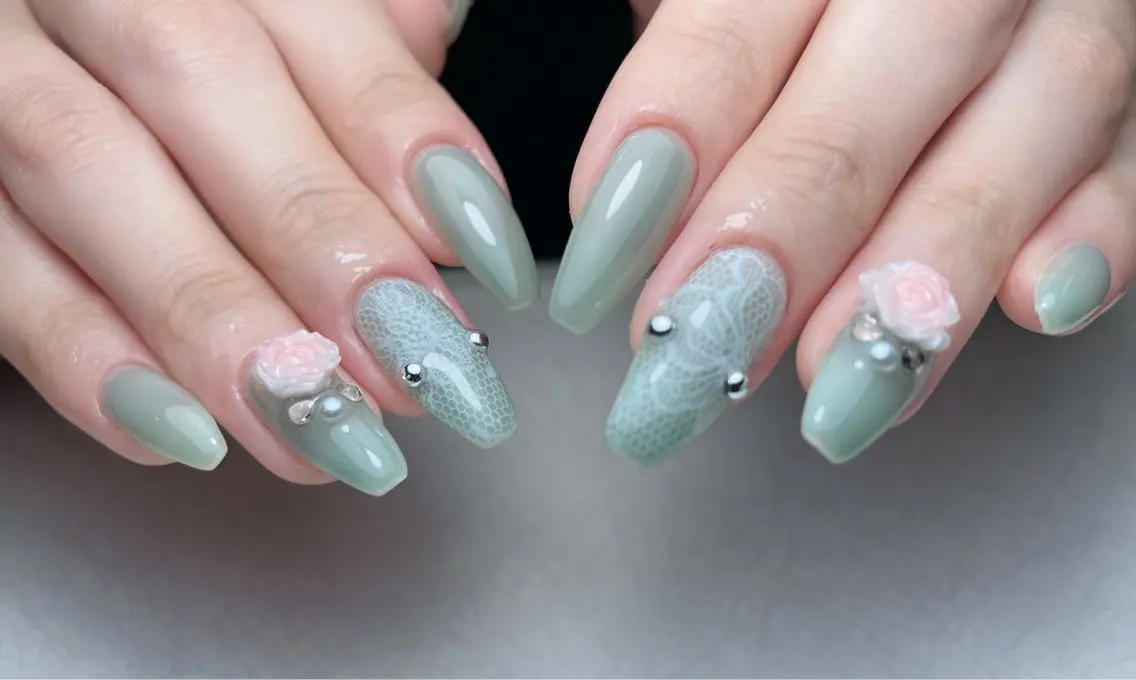 ネイル アートネイル 長さ出し フレンチネイル ジェルネイル ガーリー 中野駅から2分 MEO NAILのネイルデザイン