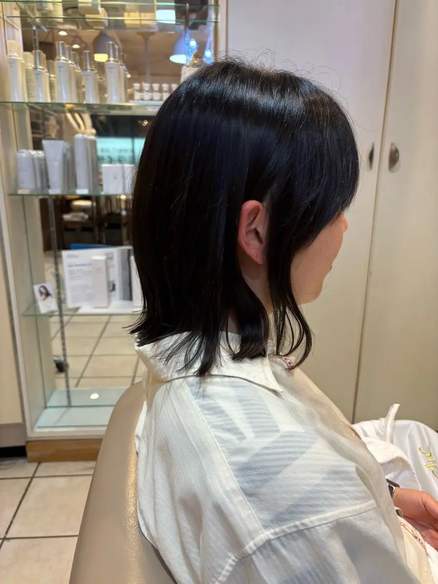 ミディアム イソベ ミズキのヘアスタイル