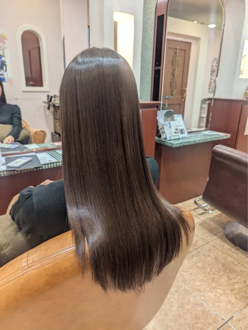 《カット+髪質改善ストレート+ベーシックトリートメント+ケア剤》の写真