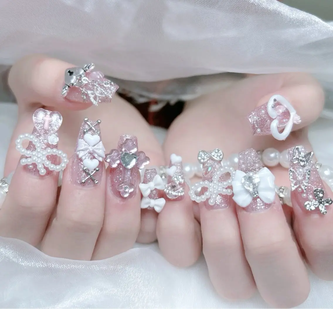 ネイル フレンチネイル ジェルネイル ガラスフレンチ ハロウィン ハート ハンドネイル H.baby Nail Salonのネイルデザイン