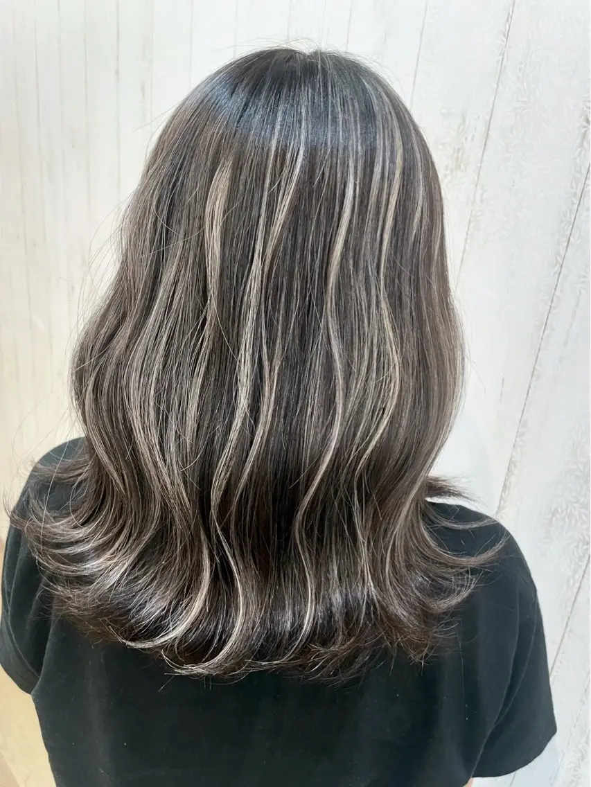 カラー Bejitto SOUMAのヘアスタイル