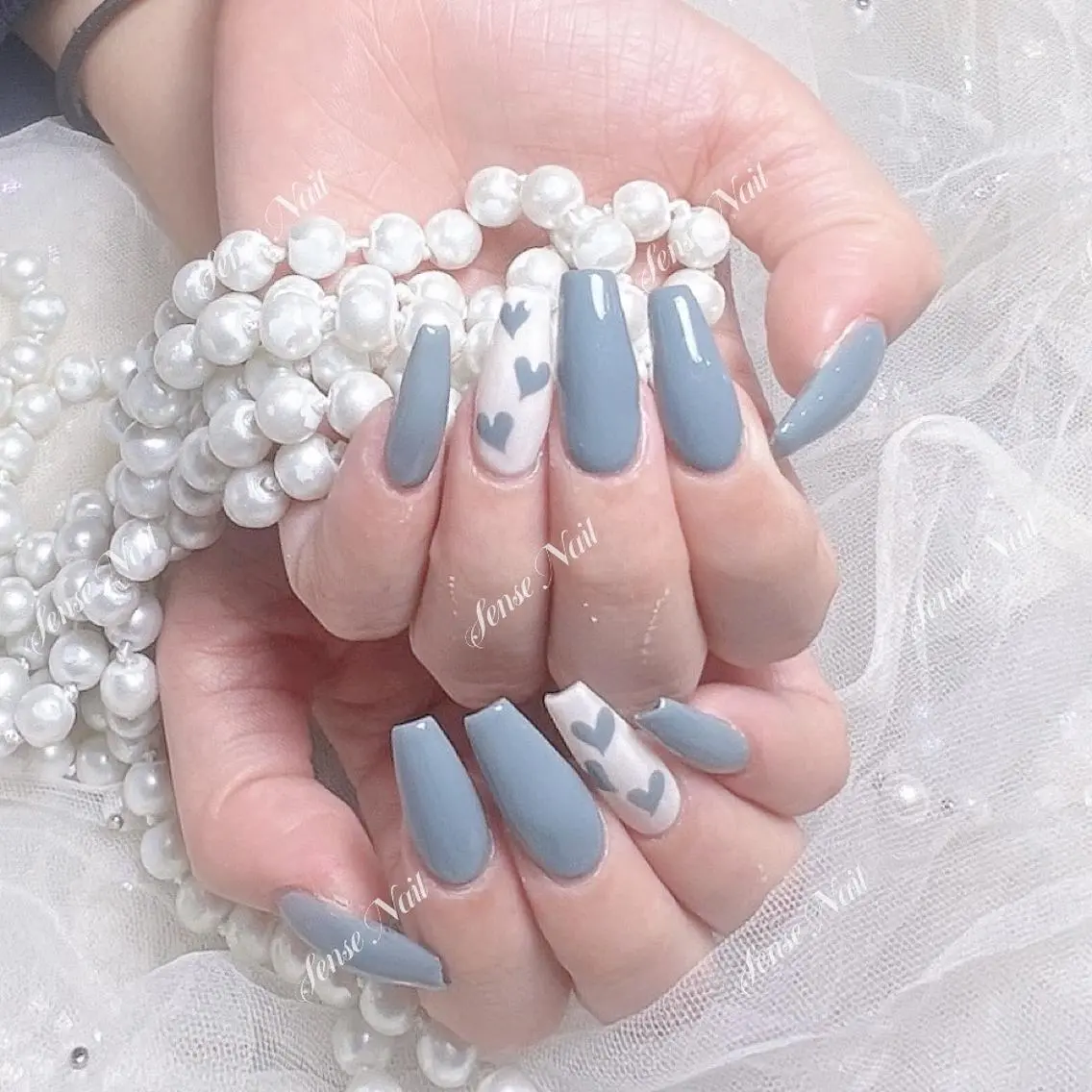 ネイル ハンドネイル ハンドケア Queening 🦋のネイルデザイン