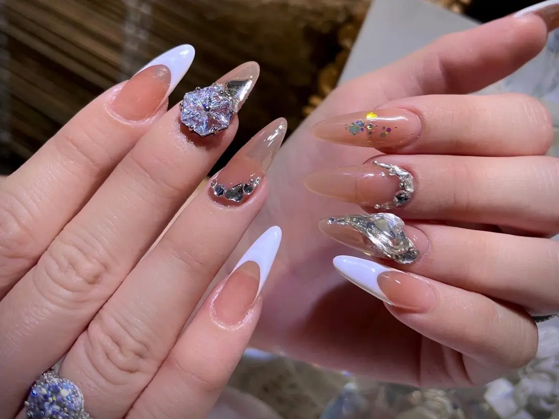 ネイル AURA NAIL 上前津のネイルデザイン