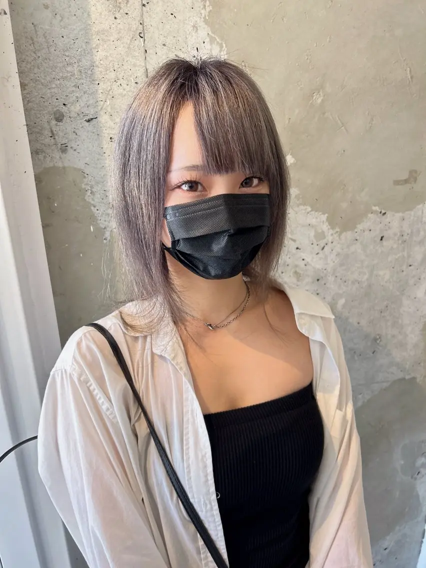ショート カラー シルバー ヘアカラー トリートメント ウルフカット レイヤーカット上柿のヘアスタイル