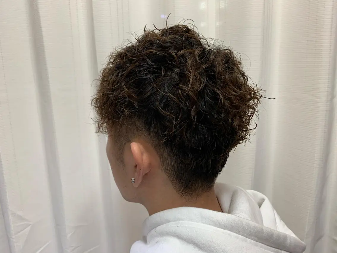 ショート パーマ メンズ特化西村 雄太のヘアスタイル
