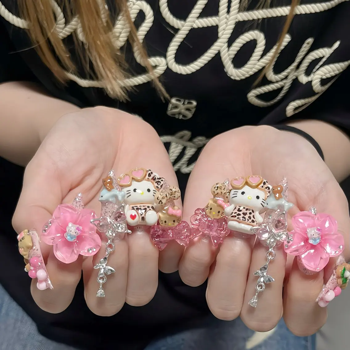 ネイル オーロラネイル クリアネイル 成人式 フラッシュネイル ジェルネイル ハンドネイル Amee Nail Salonのネイルデザイン