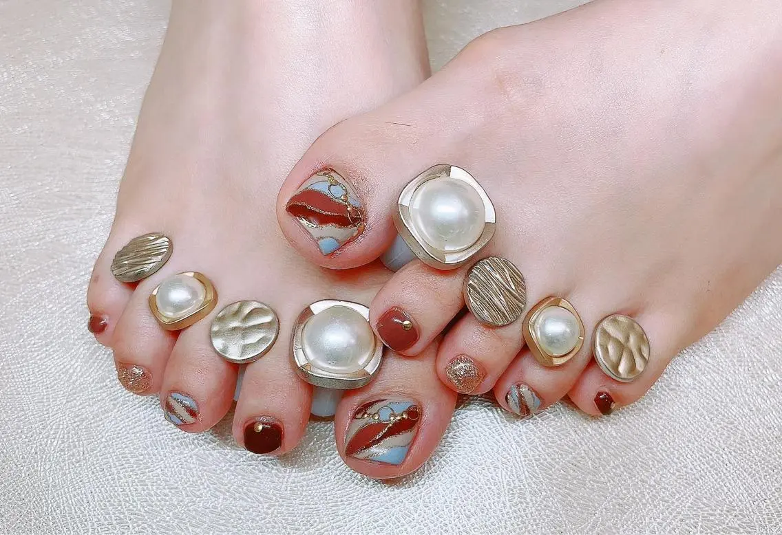 ネイル フラワーネイル フットネイル ジェルネイル ハードジェル キラキラネイル Lilas Nailのネイルデザイン
