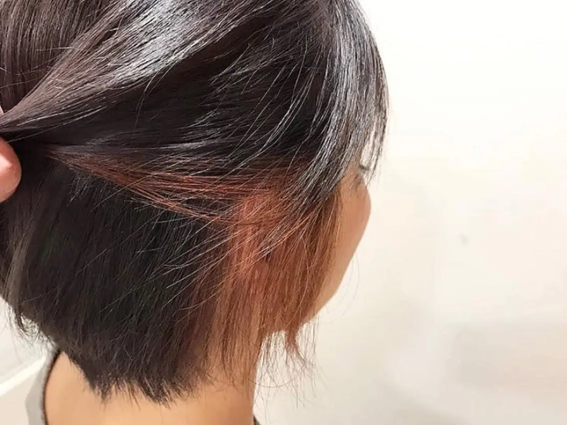 カラー イヤリングカラー グレージュ オレンジ NATUREL 本田風のヘアスタイル