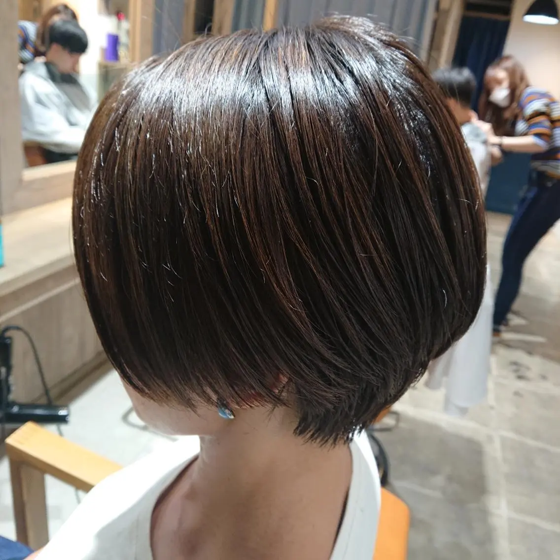 ショート カット ヘアカラー トリートメント alushe 岡 陽子のヘアスタイル