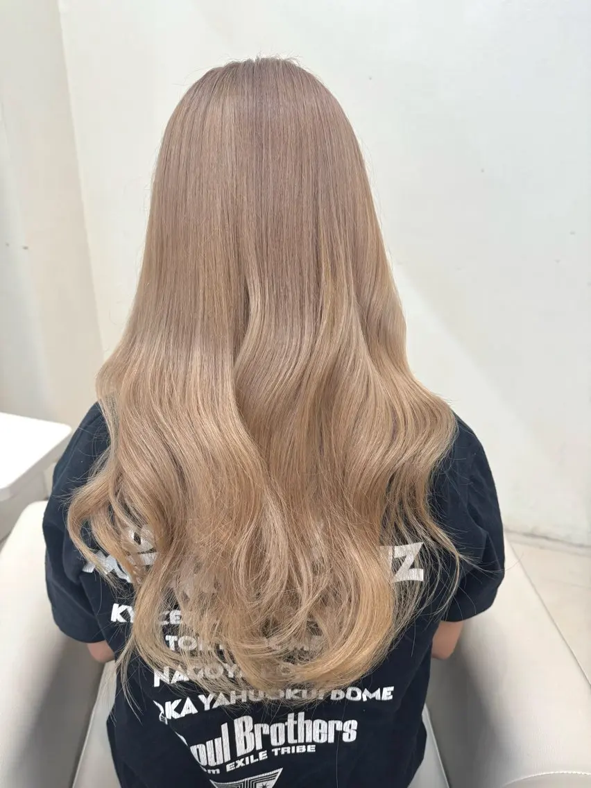 ロング カラー カット 石黒 晴香のヘアスタイル