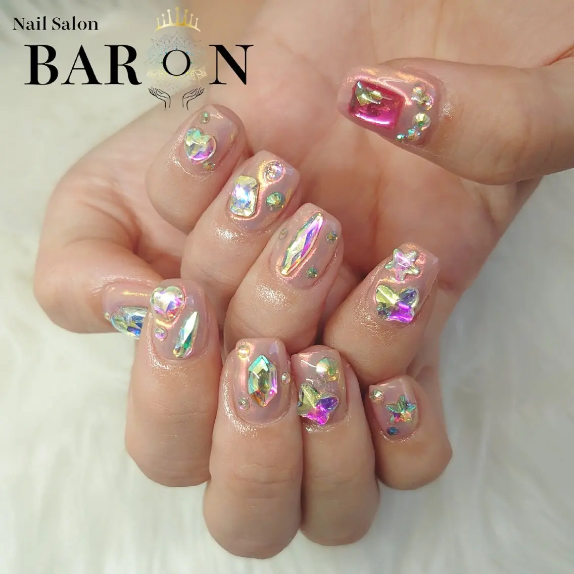 ネイル オーロラネイル 持ち込み ストーンネイル ♛BARON♛ AOIのネイルデザイン