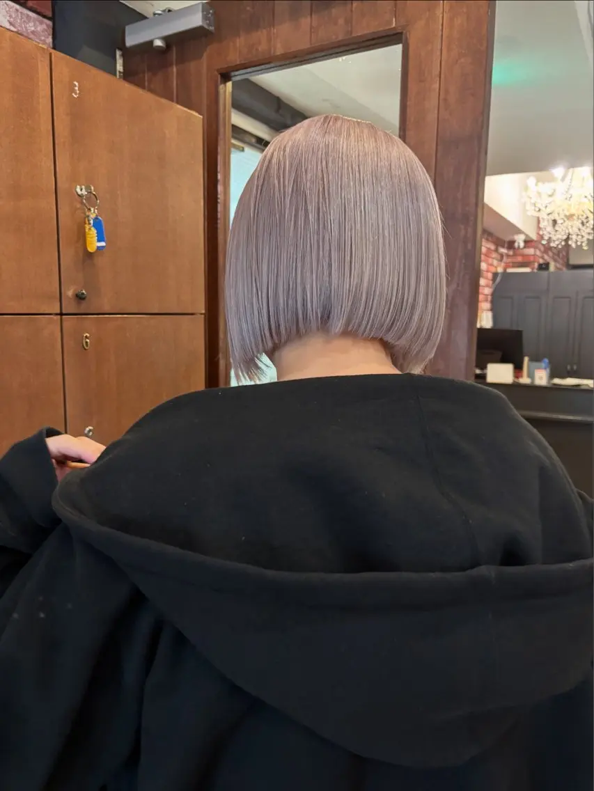 ミディアム カラー 眞壁 華子のヘアスタイル