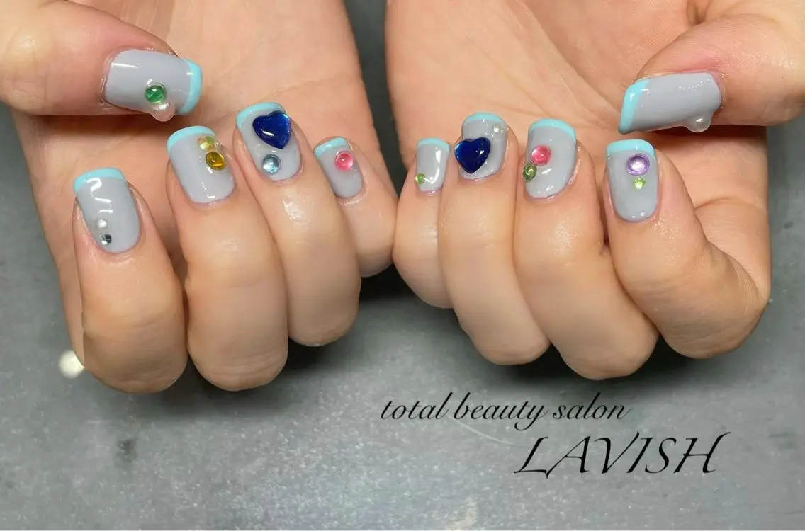 ネイル LAVISH 大和店 emi･:*+のネイルデザイン