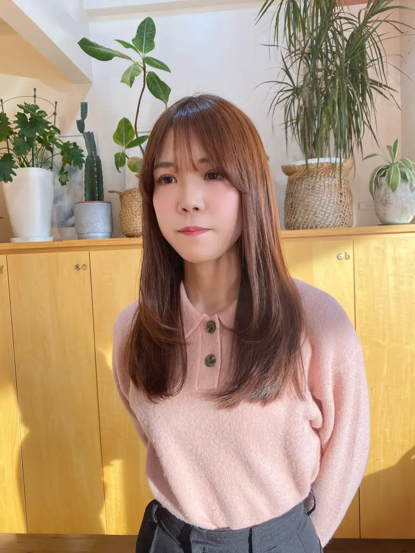 ロング レイヤーカット 艶カラー／ストレート かとうゆうき🍯のヘアスタイル