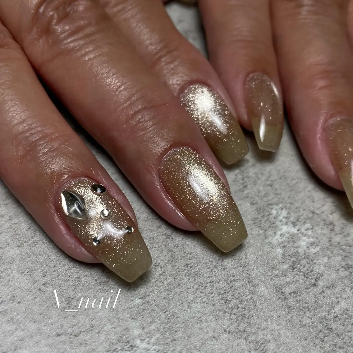 ネイル ストーンネイル ハンドネイル liberta nail nanaのネイルデザイン