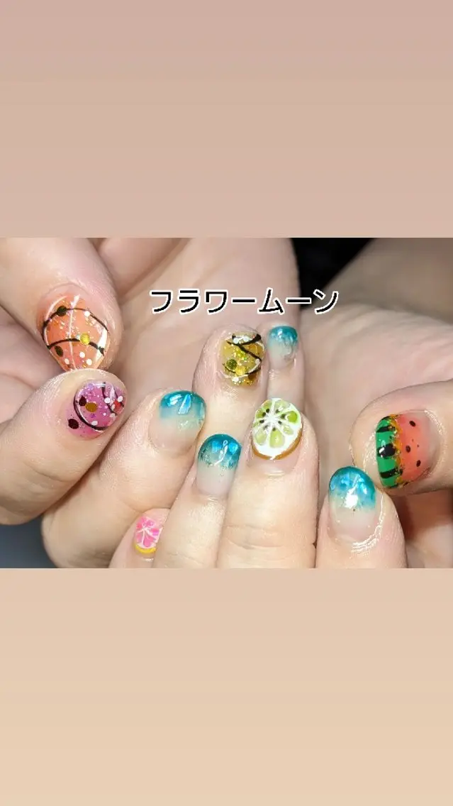ネイル ヨーヨーネイル ハンドネイル ハンドケア フラワー ムーンのネイルデザイン