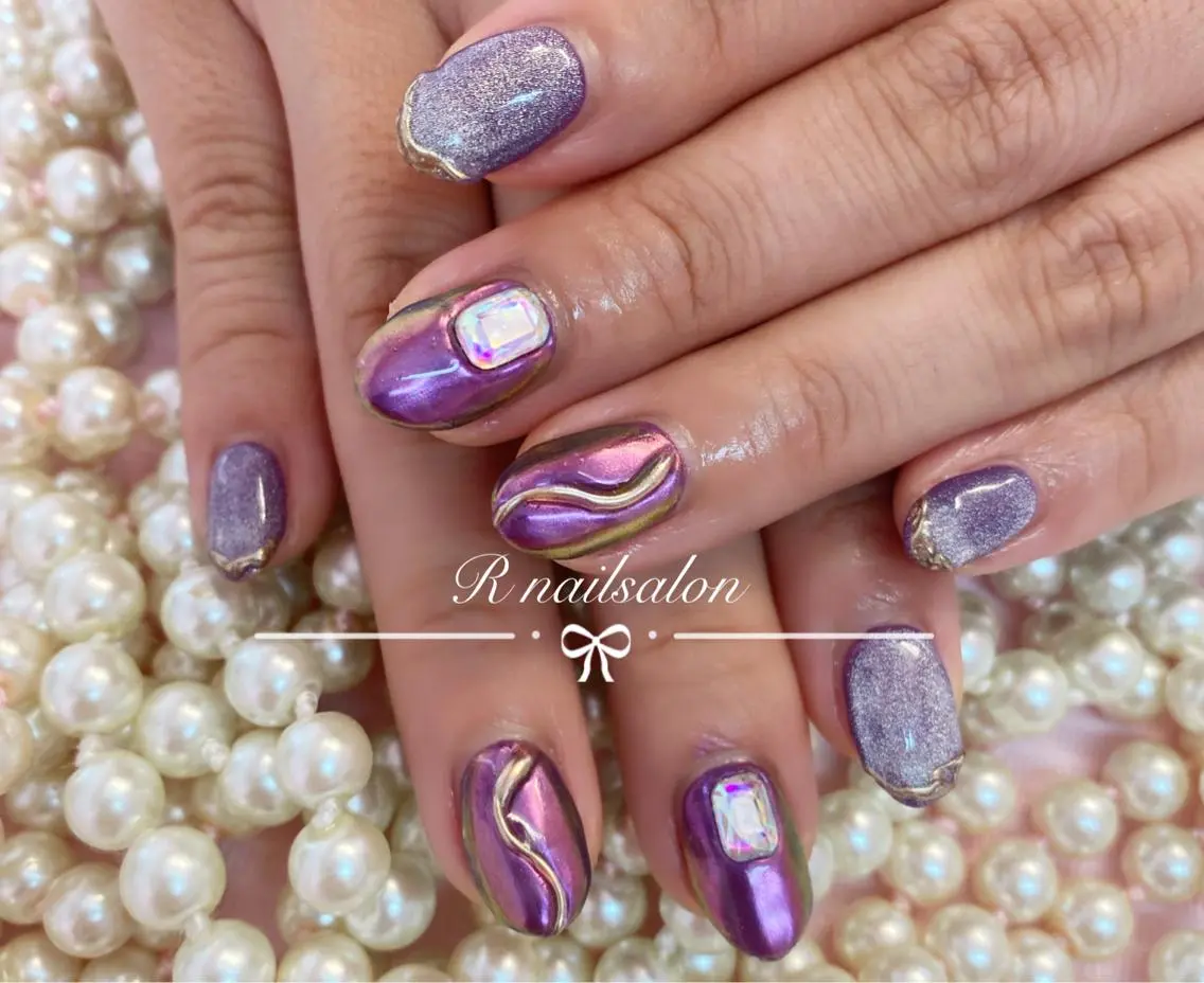 ミディアム R NAILSALONのネイルデザイン