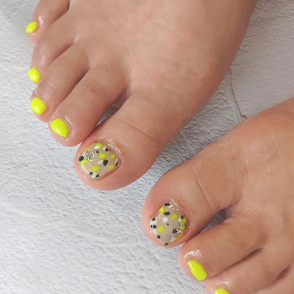 ネイル フットネイル 夏ネイル フットネイル felicita fumi🩷のネイルデザイン