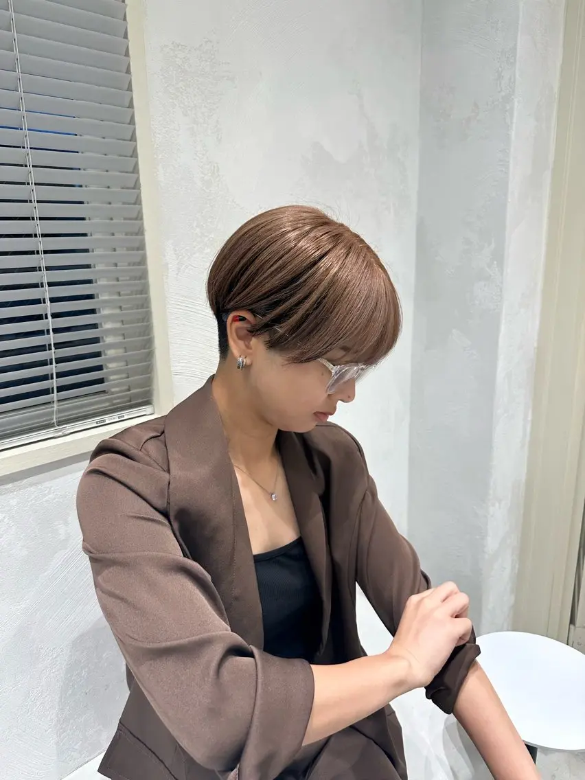ショート カラー ベージュカラー ブラウンカラー ブラウンベージュ ショートヘア 中西 未有のヘアスタイル
