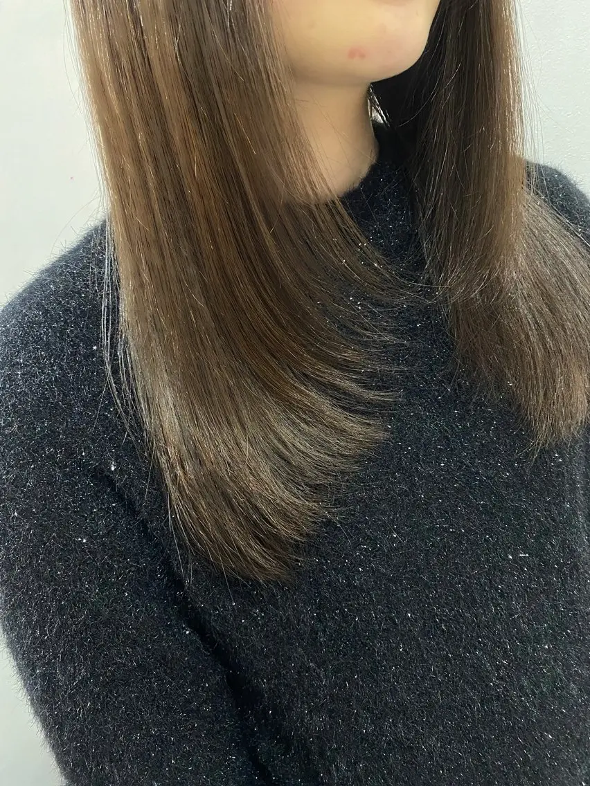 ロング カラー ロングレイヤー 顔まわりレイヤー 韓国風ヘア レイヤーカット ロング カット ヘアカラー トリートメント ♡オシャ髪♡AI ✂️newi町田のヘアスタイル
