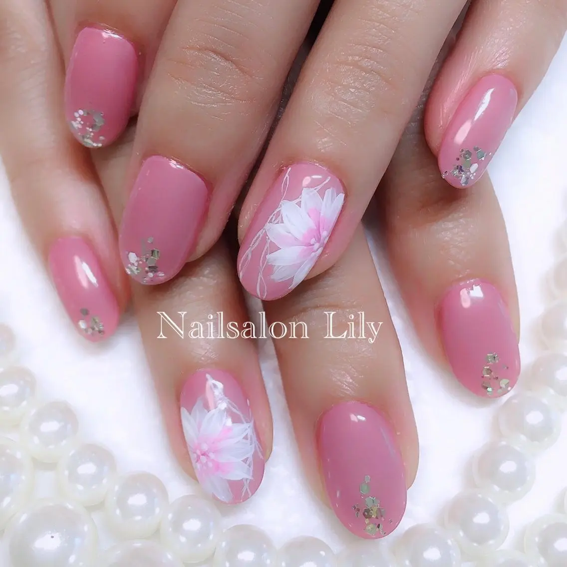 ネイル フラワーネイル Lily*nail 🌻Mii🌻のネイルデザイン