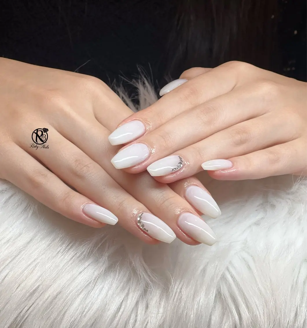 ネイル ボルドー ブラウン チークネイル ドット フットネイル ハンドネイル RUBY Nail 日暮里店のネイルデザイン