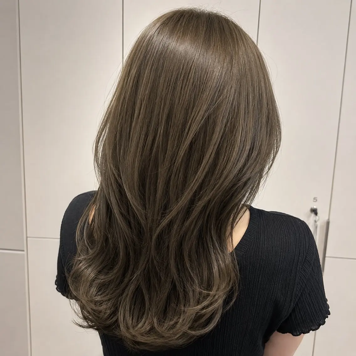 ミディアム カット ヘアカラー トリートメント レイヤーカット/ ブリーチ💫チャンのヘアスタイル