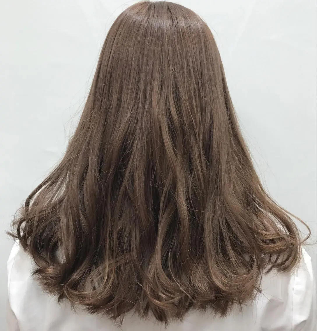 ロング カラー ベージュカラー ブリーチ ミルクティーベージュ 💘カラー人気No. 1💘SAYAのヘアスタイル