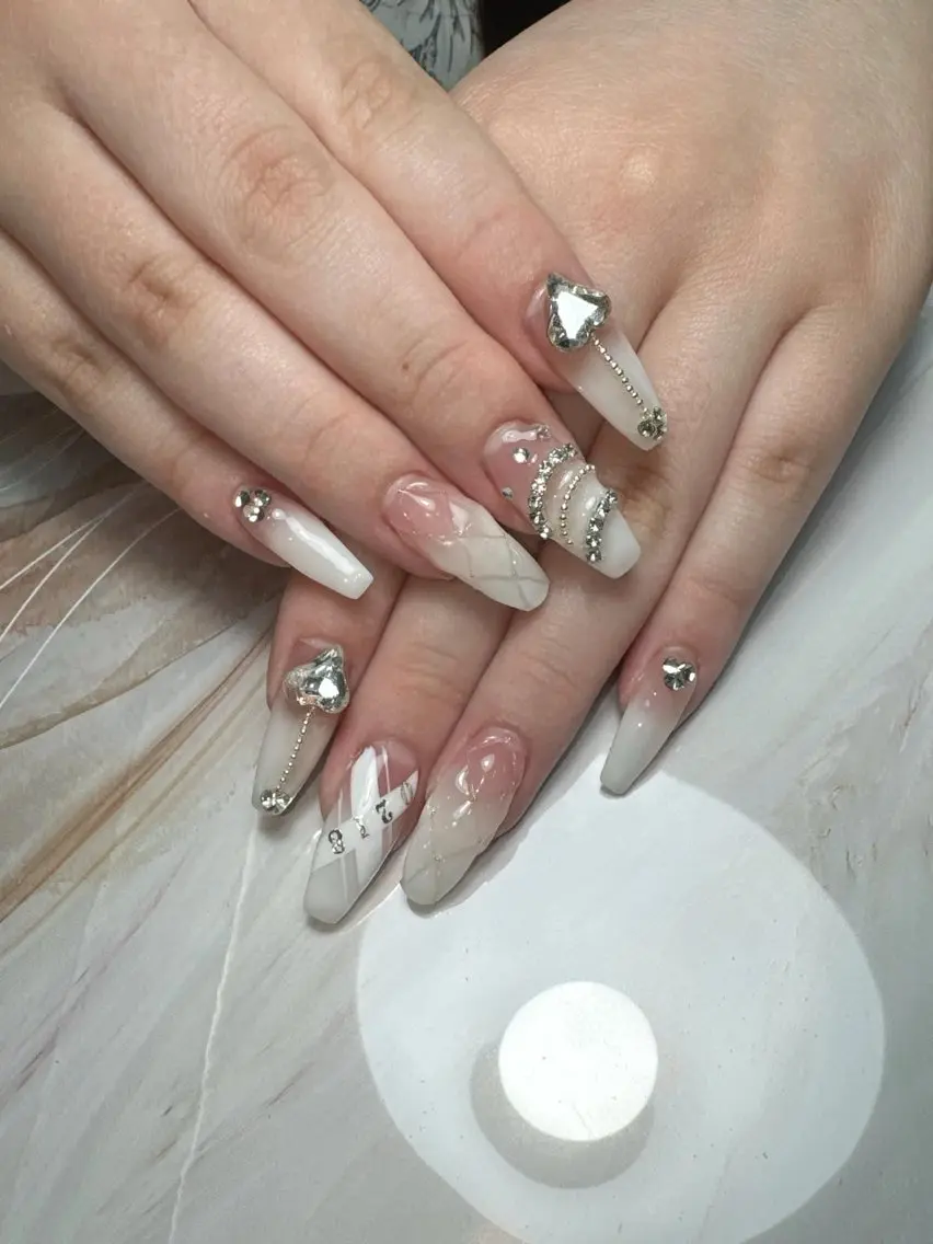 ネイル フレンチネイル ジェルネイル 韓国ネイル マグネットネイル マグネットフレンチ akina nailsのネイルデザイン