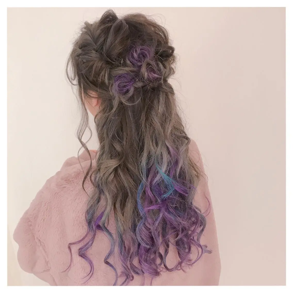 ロング カラー ユニコーンカラー YUI𓍯ｴｸｽﾃ /ﾆｭｱﾝｽｶﾗｰのヘアスタイル