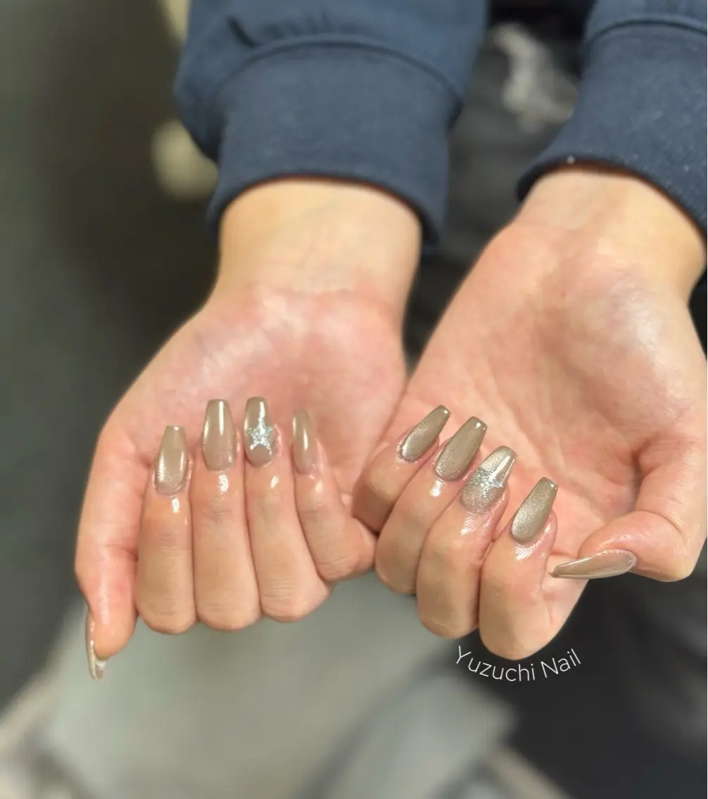 ネイル チークネイル ドット キラキラネイル 韓国ネイル レース ハンドネイル ハンドケア Yuzuchi Nailのネイルデザイン