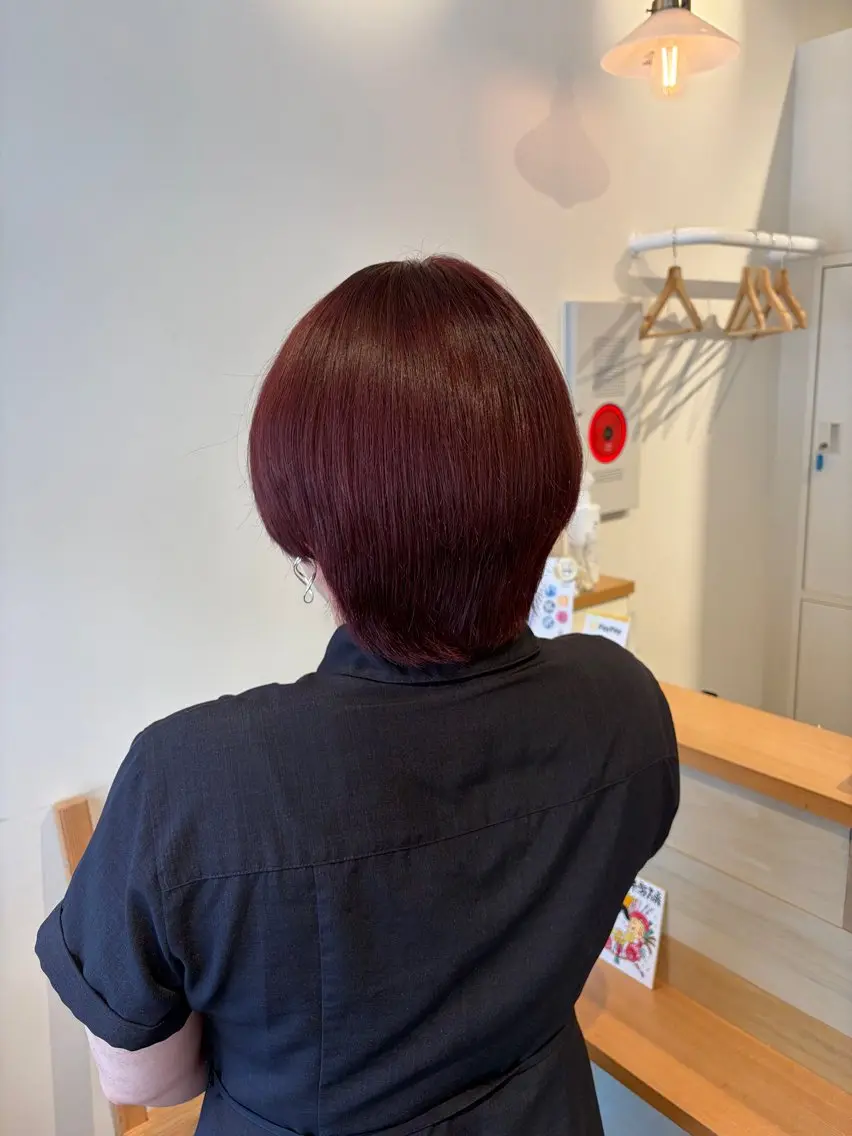 ショート カラー ヘアカラー 荒井 茉凜のヘアスタイル