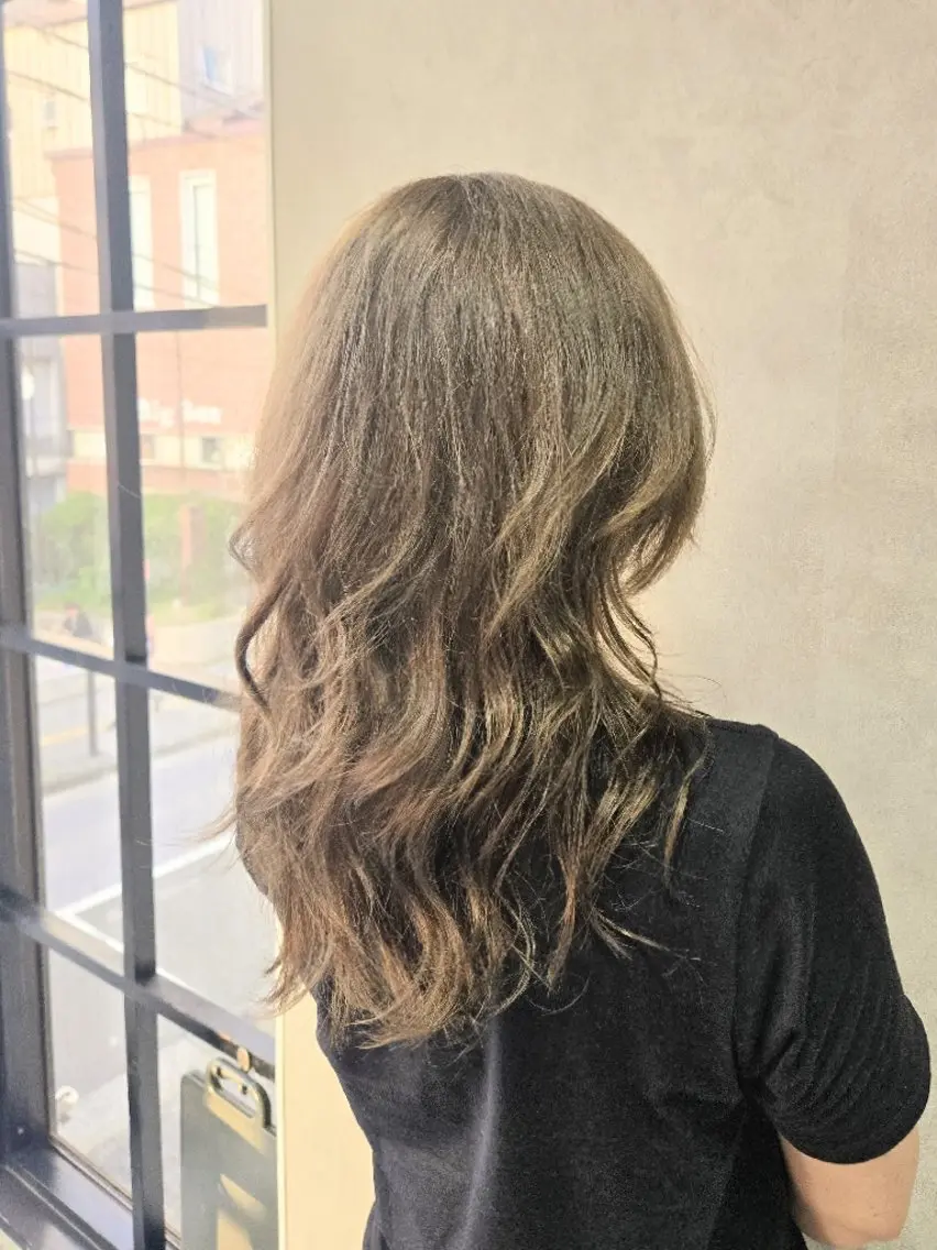 ミディアム レイヤーカット enx 渡邊 愛結🎀のヘアスタイル