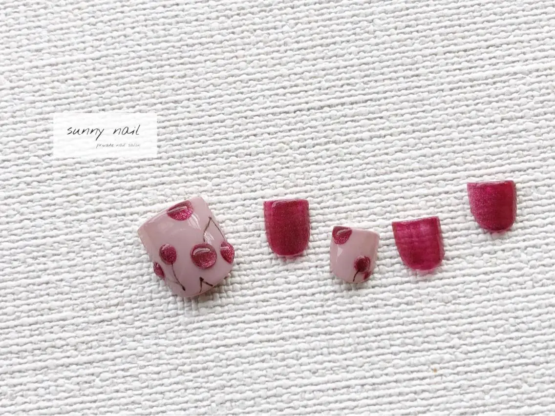 ネイル フットネイル ジェルネイル マグネットネイル ニュアンスネイル パラジェル フットネイル sunny nailのネイルデザイン