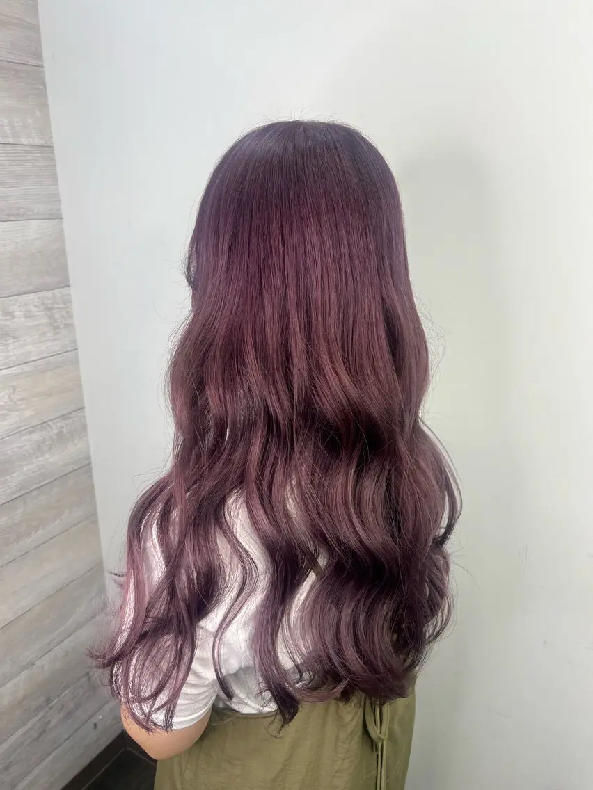 ロング ヘアカラー 倉持 瑠菜のヘアスタイル