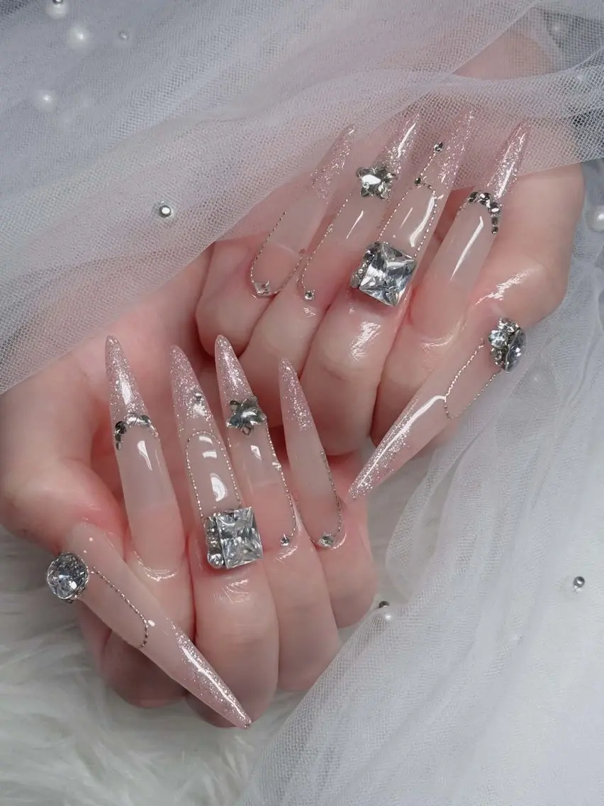 ネイル チークネイル フレンチネイル キラキラネイル 韓国ネイル マグネットネイル ハンドネイル yuuna hbabynailのネイルデザイン