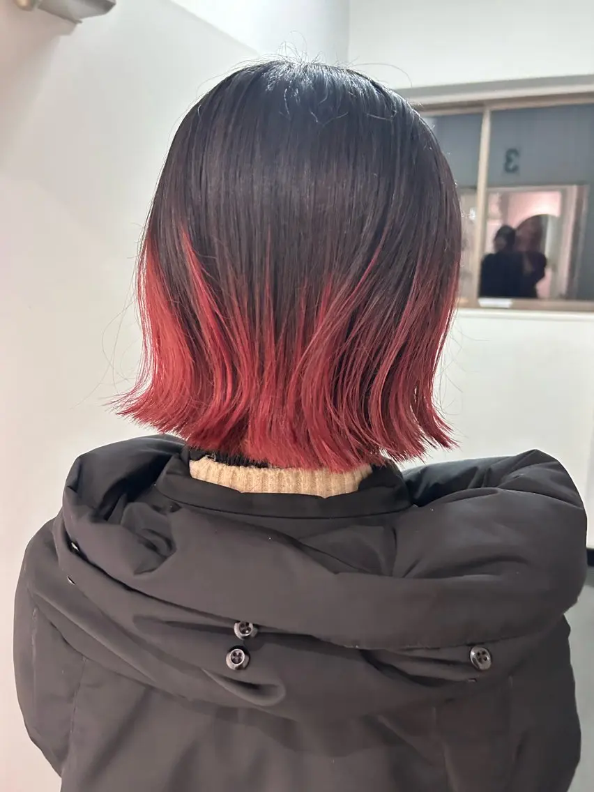 ミディアム カラー グラデーションカラー レッドカラー ボブ ヘアカラー トリートメント ひかり HAZELのヘアスタイル