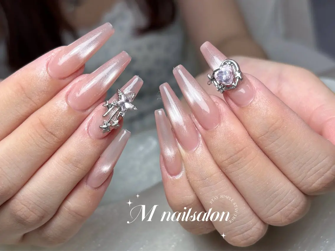 ネイル M 🌷Nail 長さだし専門店のネイルデザイン