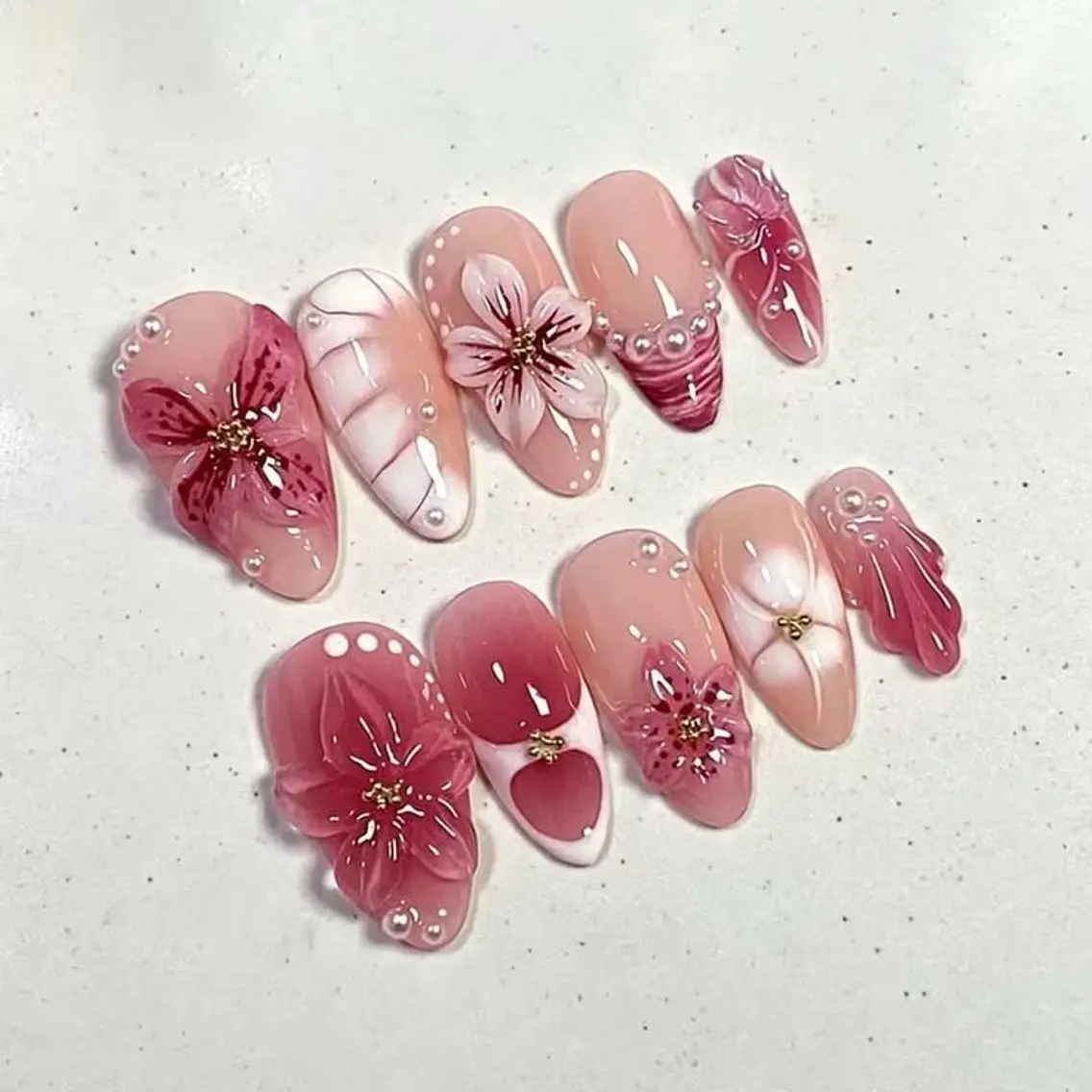 ネイル ジェルネイル キラキラネイル 韓国ネイル 持ち込み スカルプネイル ハンドネイル ハンドケア Nova Nail Salonのネイルデザイン