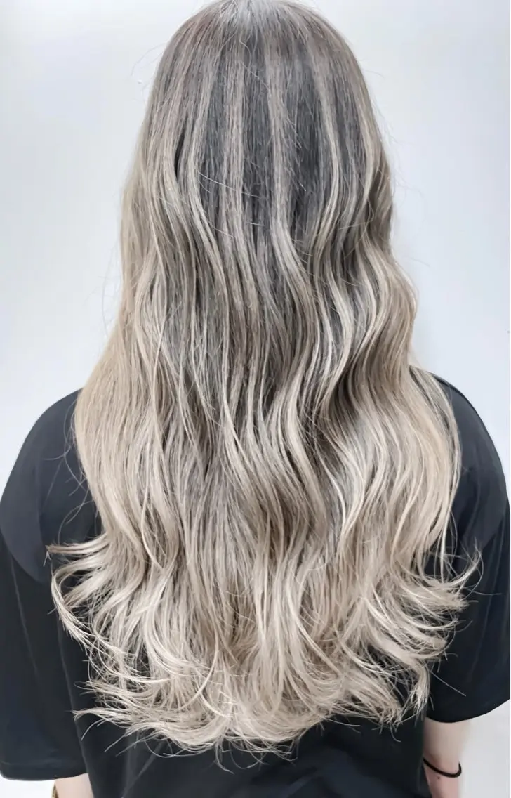 セミロング カラー ヘアアレンジ バレイヤージュ ブリーチ ケアブリーチ 透明感カラー ハイライトカラー バレイヤージュ 藤沢 髪質改善 竹内ケンゴのヘアスタイル