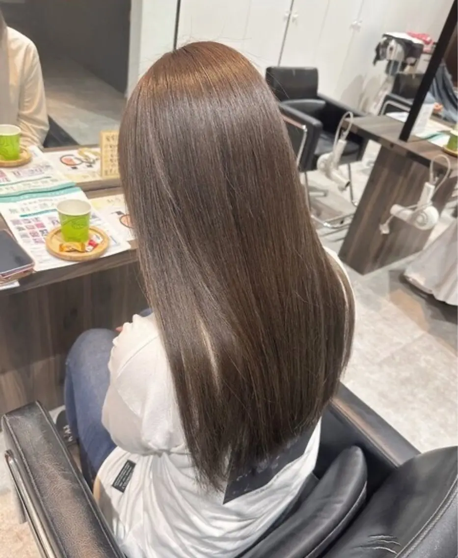カラー ブラウンカラー 透明感カラー 豊川 絢子のヘアスタイル