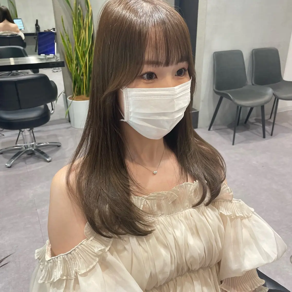 セミロング 銀座／レイヤーカット 🤍内野すみれのヘアスタイル
