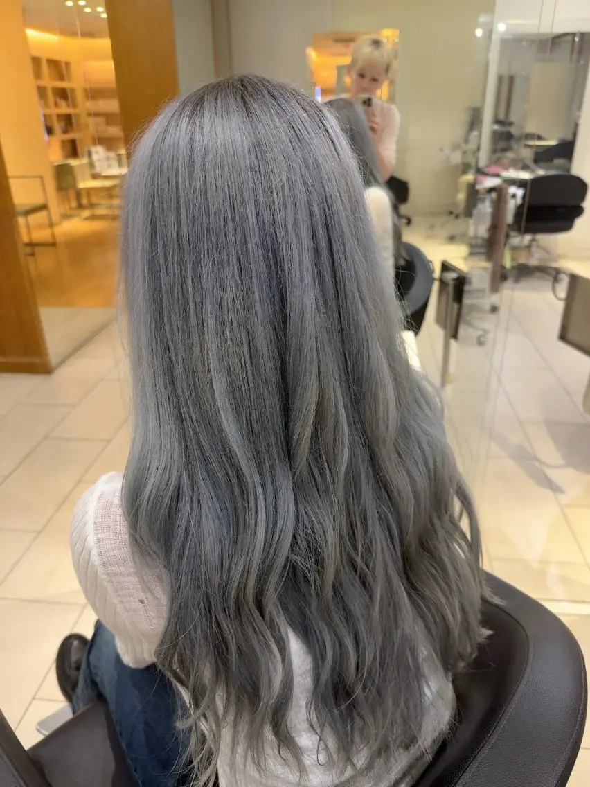 ロング カット ヘアカラー LUPI harukaのヘアスタイル