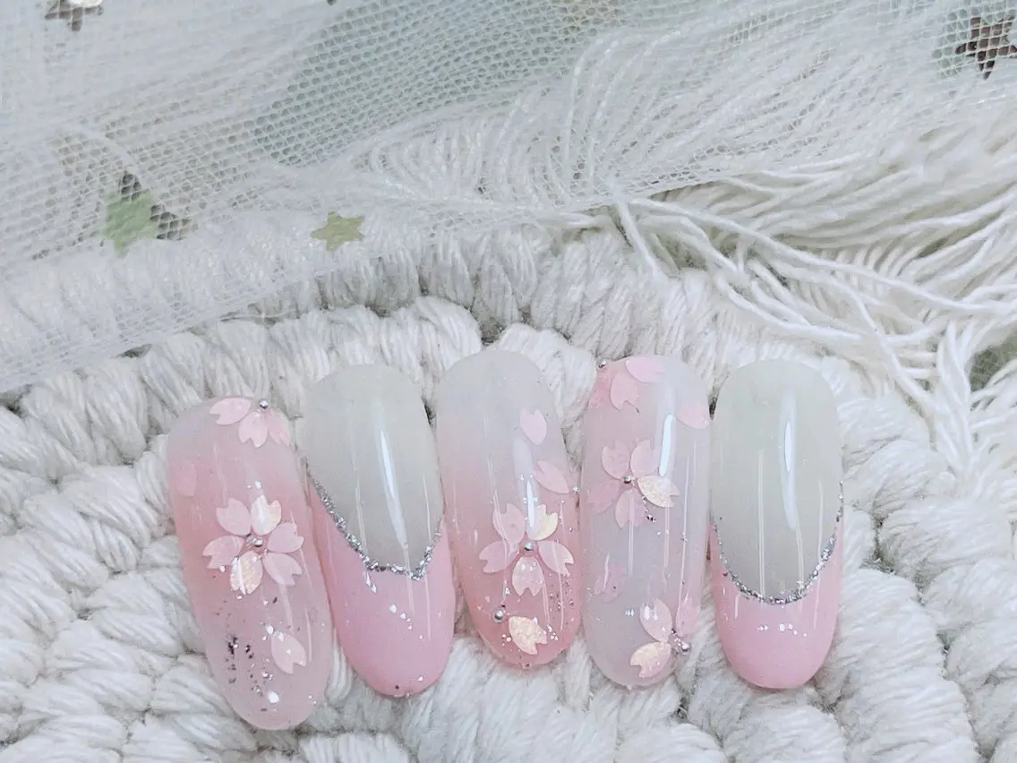 ネイル ハンドネイル 💅ネイル✨ プリンセスのネイルデザイン