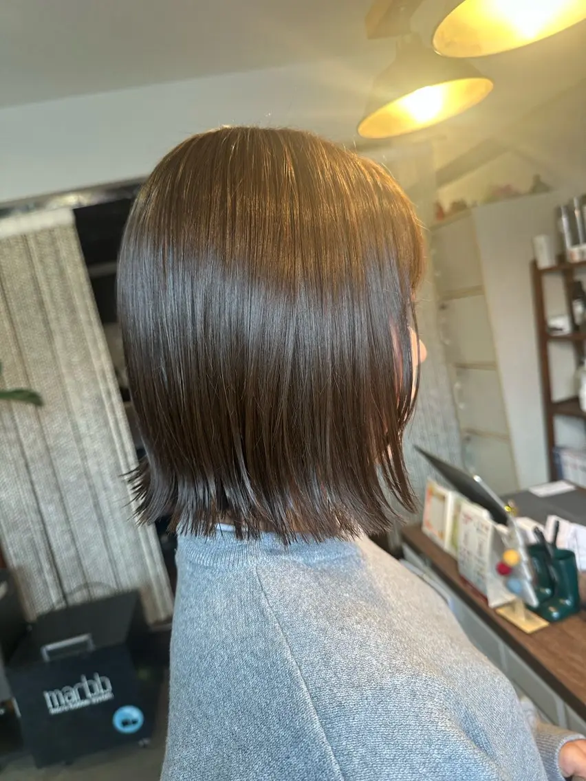 ショート カラー ボブ 外ハネヘア カット トリートメント ✨艶カラー/韓国ヘア ✨momoriのヘアスタイル
